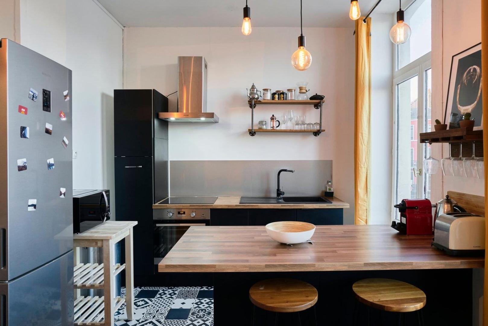 1 Bedroom Apartment Near Metro, Shops & Schools Лил Екстериор снимка